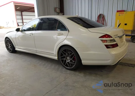 2009 Mercedes-Benz S 550 4Matic z USA, uszkodzony, nr VIN WDDNG86X89A270689